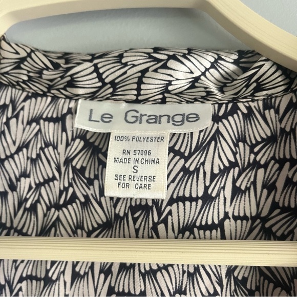 Women’s size Small satin medium sleeve button up with tie fun pattern Le Grange - Picture 2 of 6